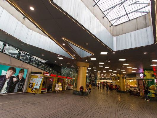 商场顶棚钢结构